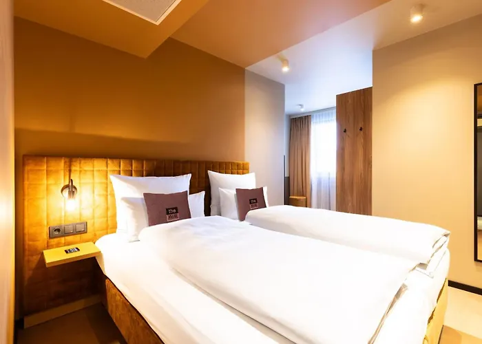 - The Niu, Flux By Ihg 3*