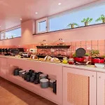 - The Niu, Flux By Ihg Отель