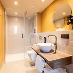 - The Niu, Flux By Ihg 파사우