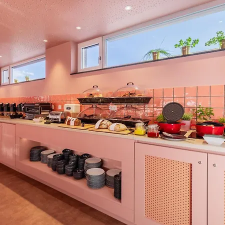 - The Niu, Flux By Ihg Отель