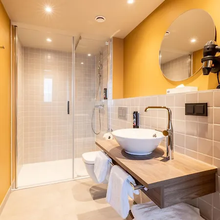 - The Niu, Flux By Ihg Passau