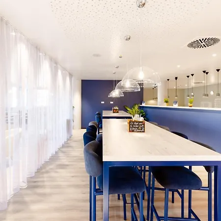- The Niu, Flux By Ihg 3* باساو
